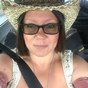 Meet your Posher, Carrie